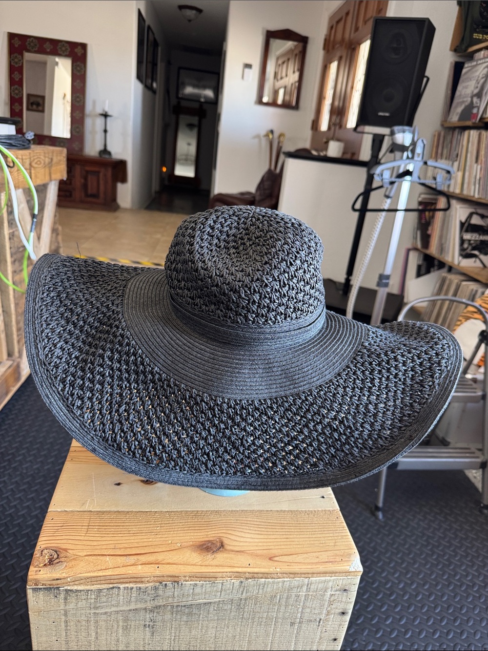 NWT Packable Wide-Brim Summer Sun Hat - Black